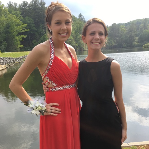 Red prom dress - Picture 2 of 4